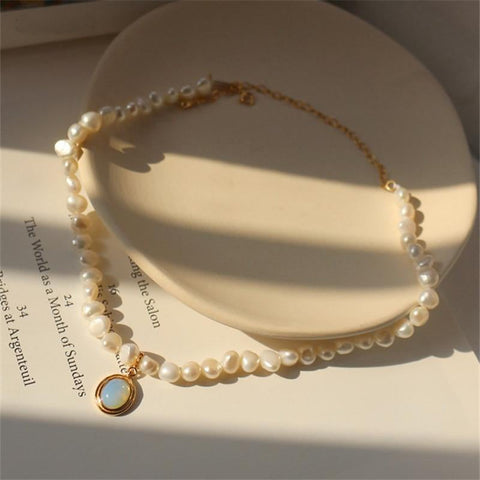 Round Medal Pearl Necklace